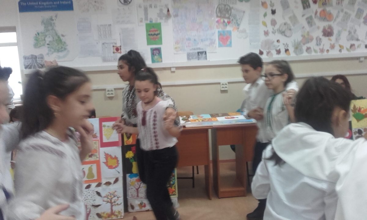 Simpozion și Concurs Național Se plimbă toamna prin grădini, 2019 – fotografia 25
