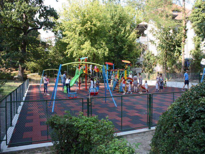 Loc de joacă pentru copii